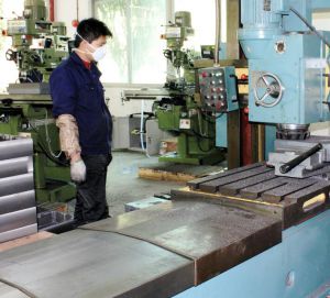 认真上班的同事！